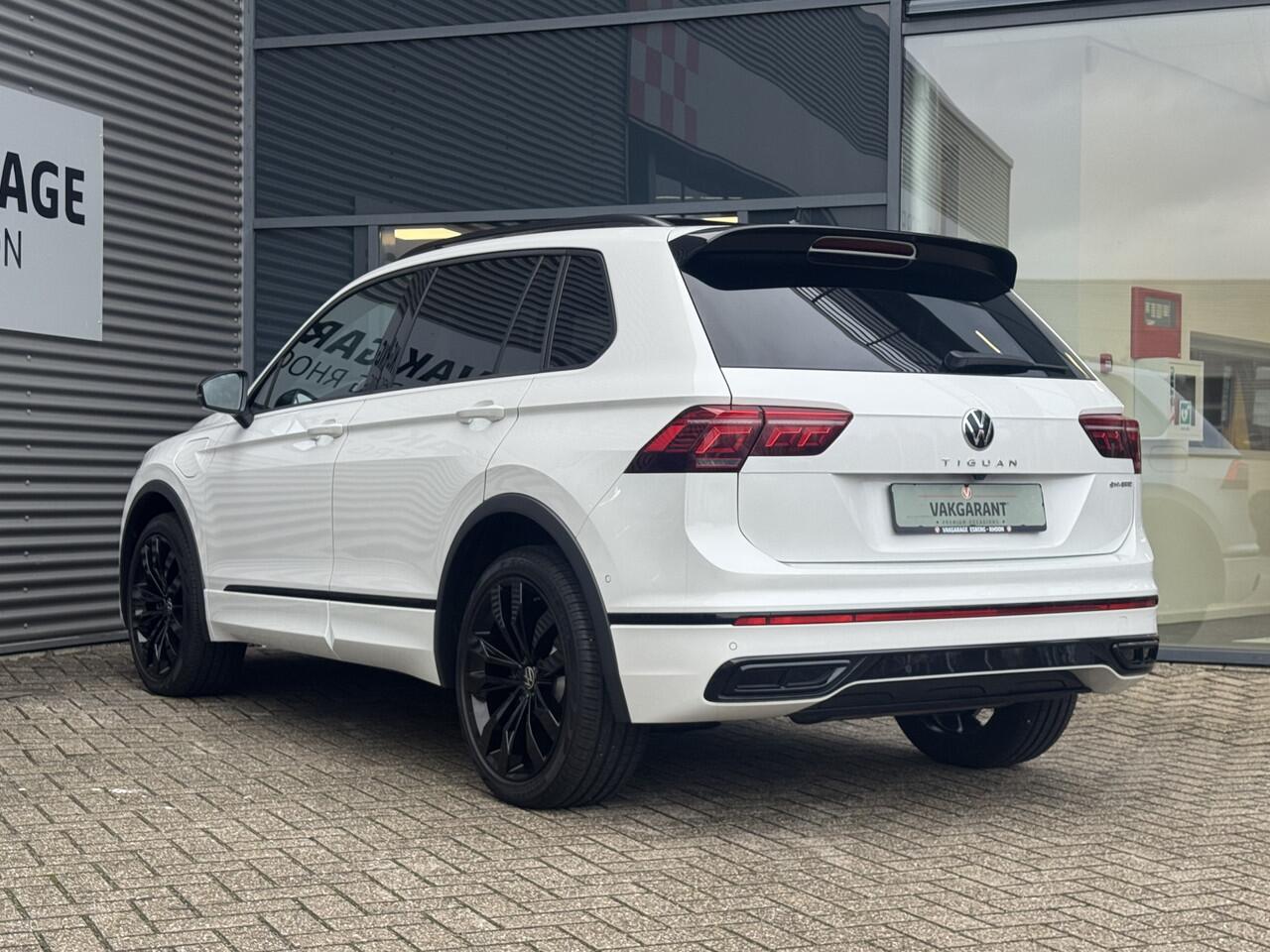Volkswagen TIGUAN 1.4 TSI eHybrid R-Line BLACK STYLE PHEV,NAVI/360CAM,PANO,20INCH,TREKHAAK