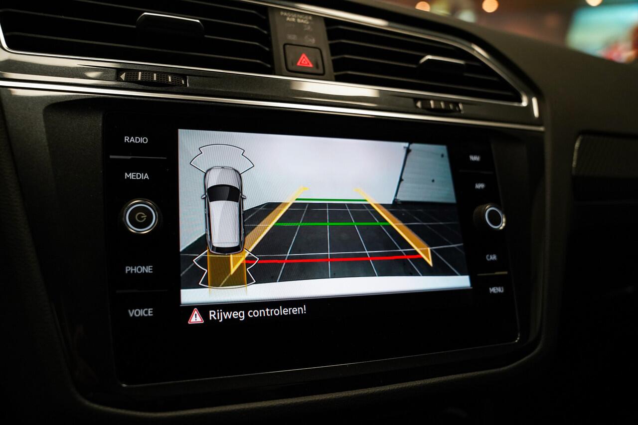 Volkswagen TIGUAN 1.4 TSI eHybrid R-Line Black style|Pano dak|Trekhaak|Acc