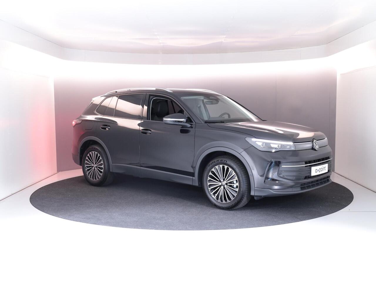 Volkswagen TIGUAN 1.5 eTSI Life Edition 130 pk Automaat (DSG) | Navigatie | Elektr. trekhaak | Stoelverwarming | Parkeersensoren | 18"LM velgen Achteruitrijcamera |