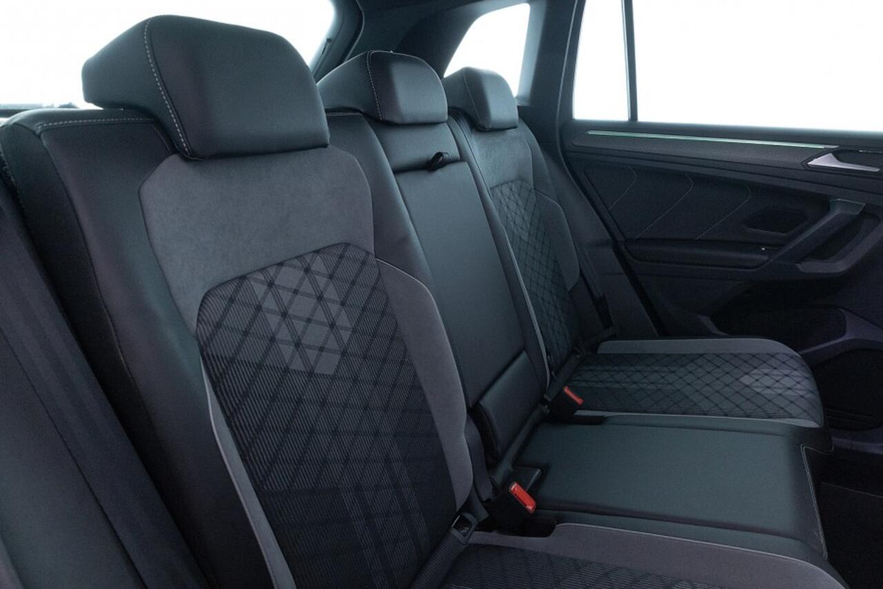 Volkswagen TIGUAN 1.4 TSI eHybrid R-Line Business+ | Trekhaak ? 1e Eigenaar