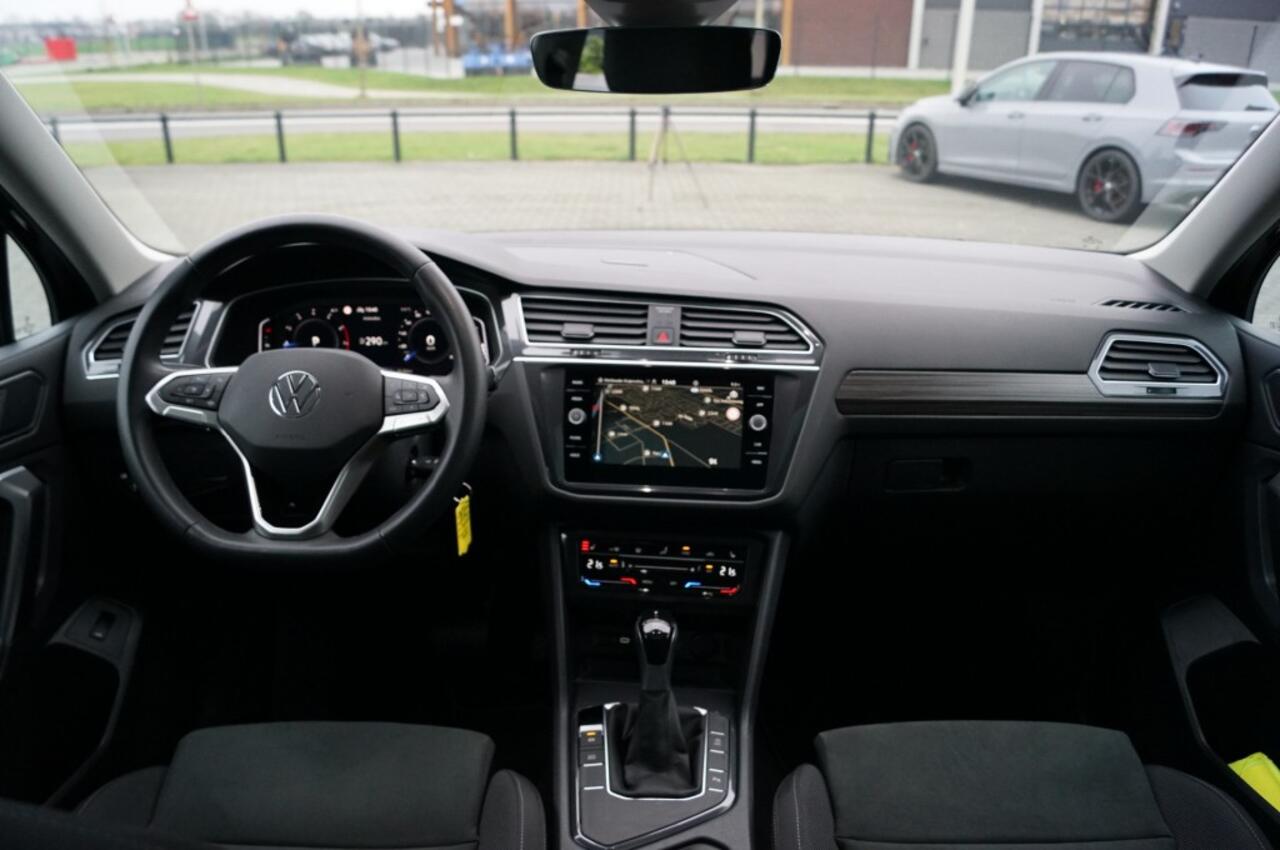 Volkswagen TIGUAN 1.5 TSI DSG/ 7 persoons /Panodak/ Camera /Trekhaak/ AppConnect /Ergocomfort stoelen/ACC/Navi