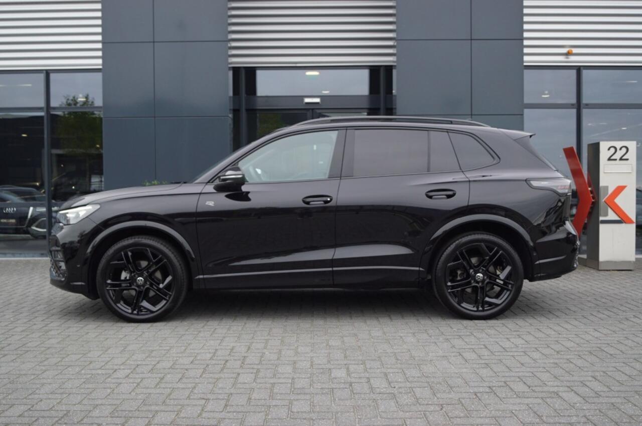 Volkswagen TIGUAN 1.5 eTSI DSG R-Line Black st 150pk /Panodak/ Navi/360gr./Camera/Matrix LED/Trekh wegkl