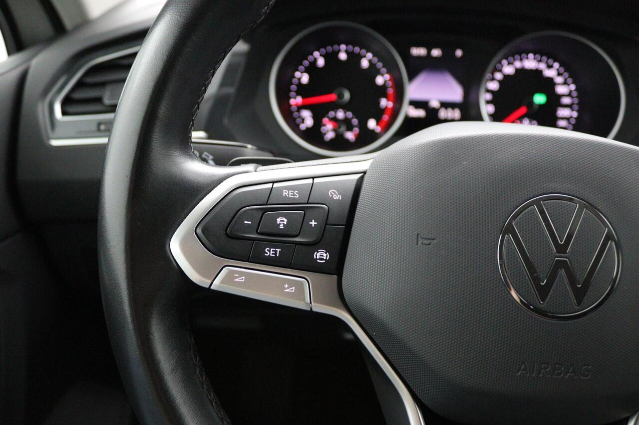 Volkswagen TIGUAN 1.5 TSI Life Business | Trekhaak | Parkeercamera | Stoel/stuur verwarming |