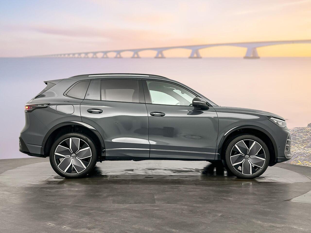 Volkswagen TIGUAN R-Line Edition Plug in Hybride 204 pk Black Style Pakket