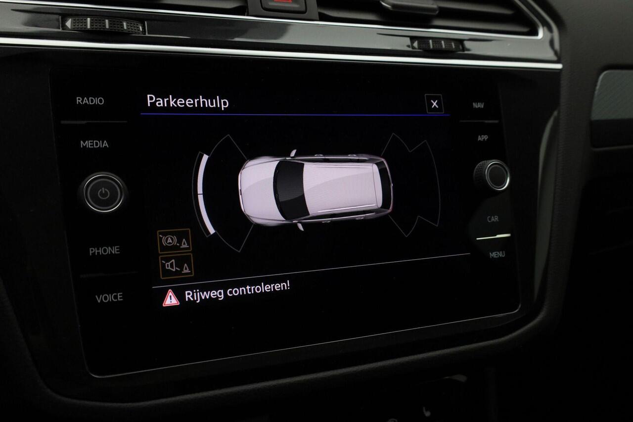 Volkswagen TIGUAN 1.4 TSI 245 pk DSG eHybrid Active Business | Panoramadak | Adaptief onderstel | Stuur-/stoelverwarming | Adaptive Cruise