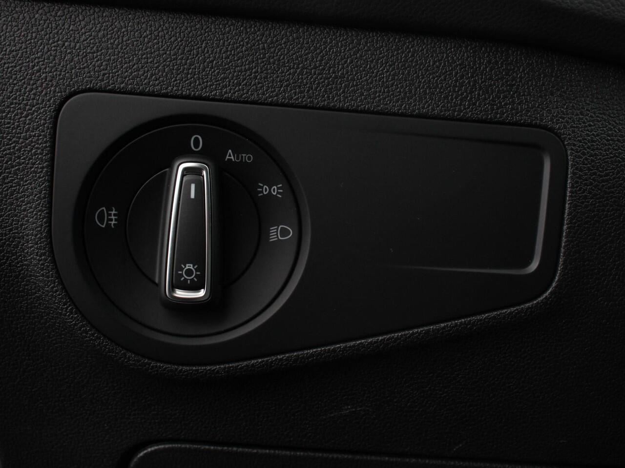 Volkswagen TIGUAN 1.5 TSI DSG 150pk Life | Navigatie | Apple Carplay/Android Auto | Parkeersensoren | Adaptive cruise Control | Wegklapbare Trekhaak | Stoel- en stuurverwarming | Ledverlichting | Getinte ramen | Climate Control