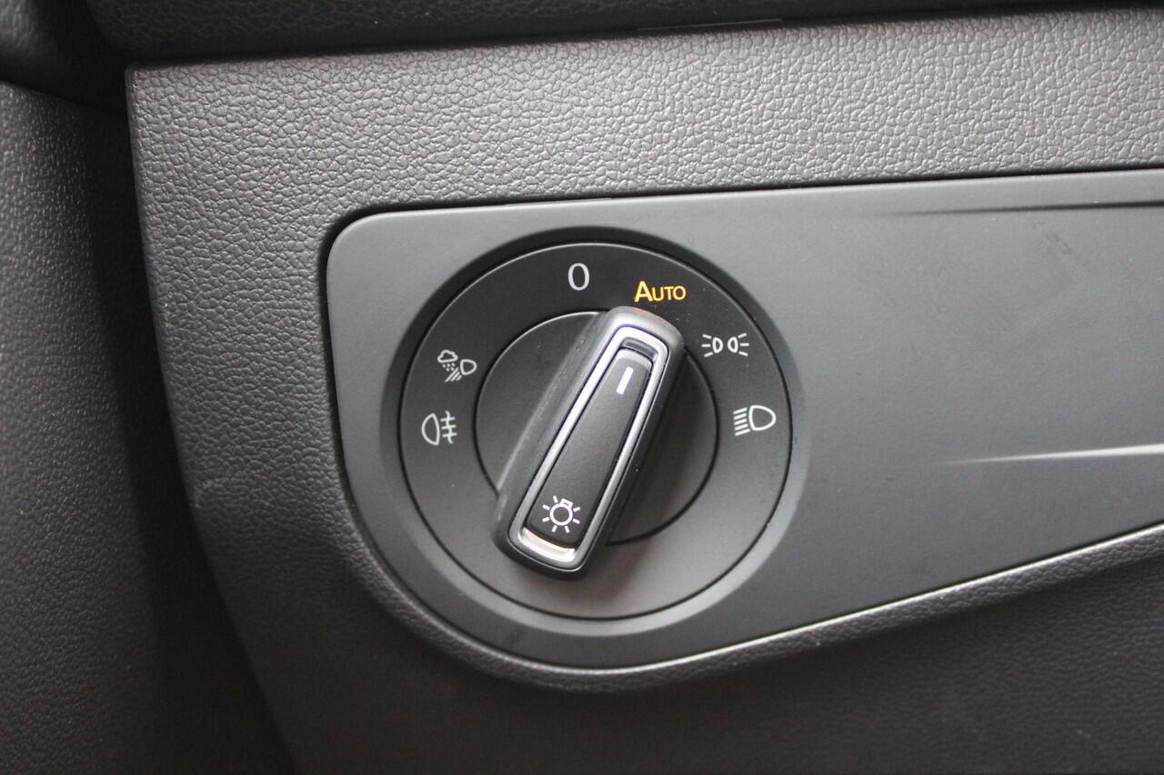 Volkswagen TIGUAN Allspace 1.5 TSI R-Line 7p. | Panoramadak | Trekhaak | Navigatie | Adaptieve cruise