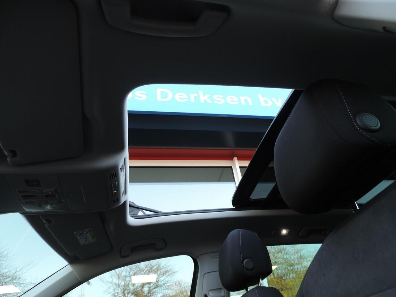 Volkswagen TIGUAN 1.4 TSI 245PK eHybrid Elegance DSG - Pano | ACC | Camera | Stoel/stuurverw. | IQ.Light | Parkeer ass. | elek. klep