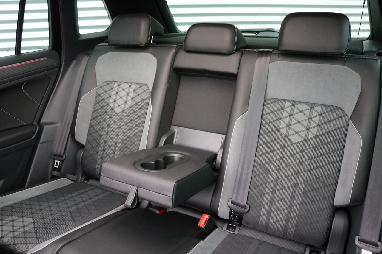 Volkswagen TIGUAN 2.0 TSI 4Motion R-Line Black Style (Panoramadak Carplay ViertualCockpit ACC 360Camera IQ-Light Trekhaak 20InchLMV PrivacyGlass)