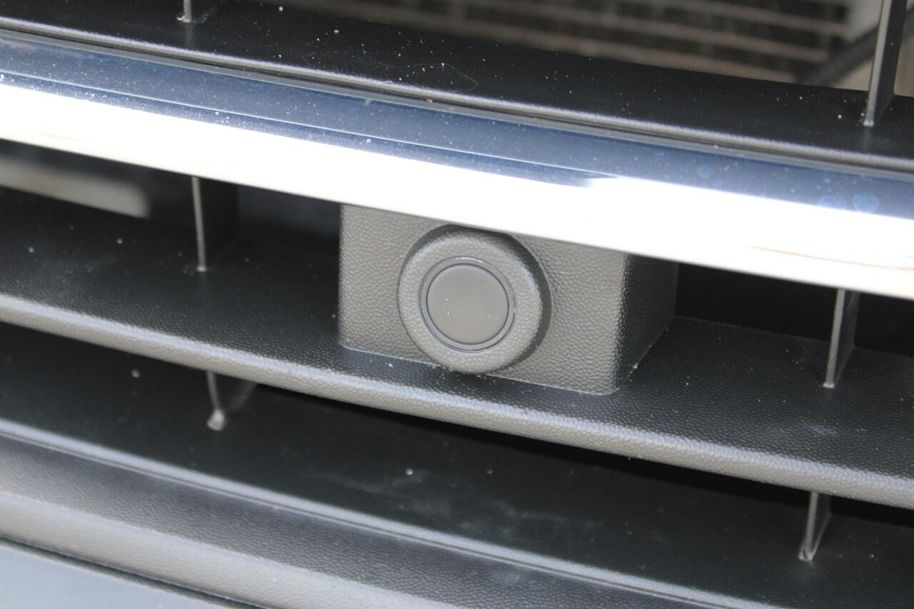 Volkswagen TIGUAN 1.5 TSI Life | Incl. 12 maanden garantie | Apple Carplay | Navigatie | Adaptive cruise control | Stoel en stuurverwarming | Wegklapbare trekhaak | Getint glas | LED koplampen |