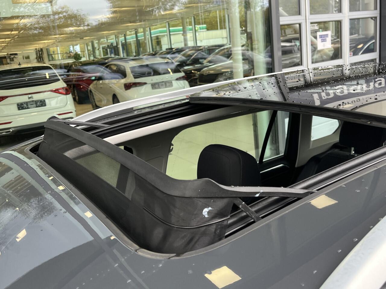 Volkswagen TIGUAN 1.4 TSI eHybrid Elegance / Trekhaak / Panorama dak / 360 Camera / Suéde bekleding / IQ Led / Head up display