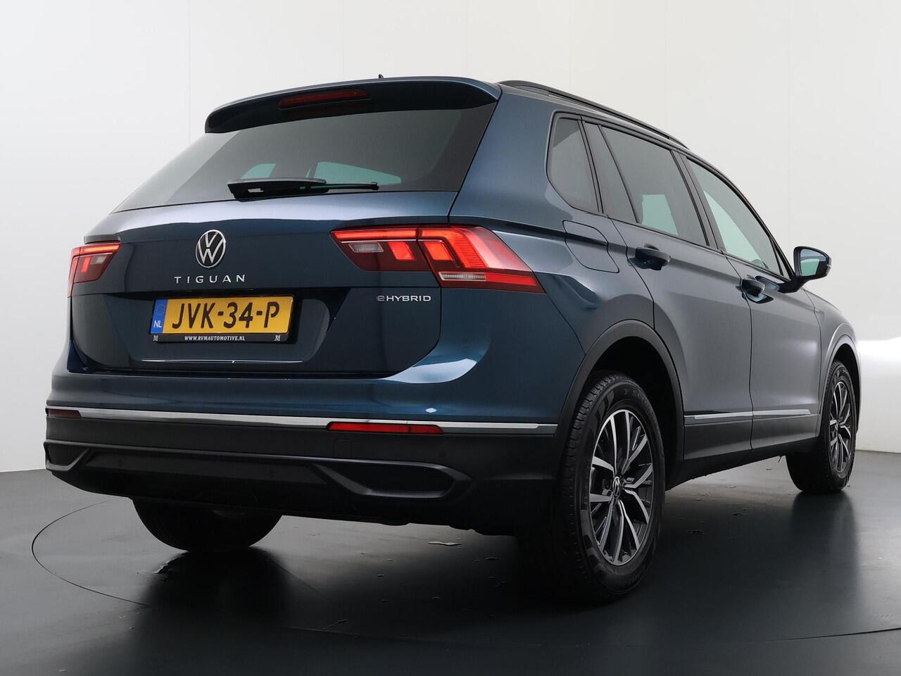 Volkswagen TIGUAN 1.4 TSI eHybrid R-Line Business+ 24.000KM!!| SUPER COMPLETE AUTO| DIG. DASH| STOEL + STUURVERWARMING| CARPLAY | NET ONDERHOUD GEHAD, RIJKLAAR INCL 12 MND. BOVAG GARANTIE|