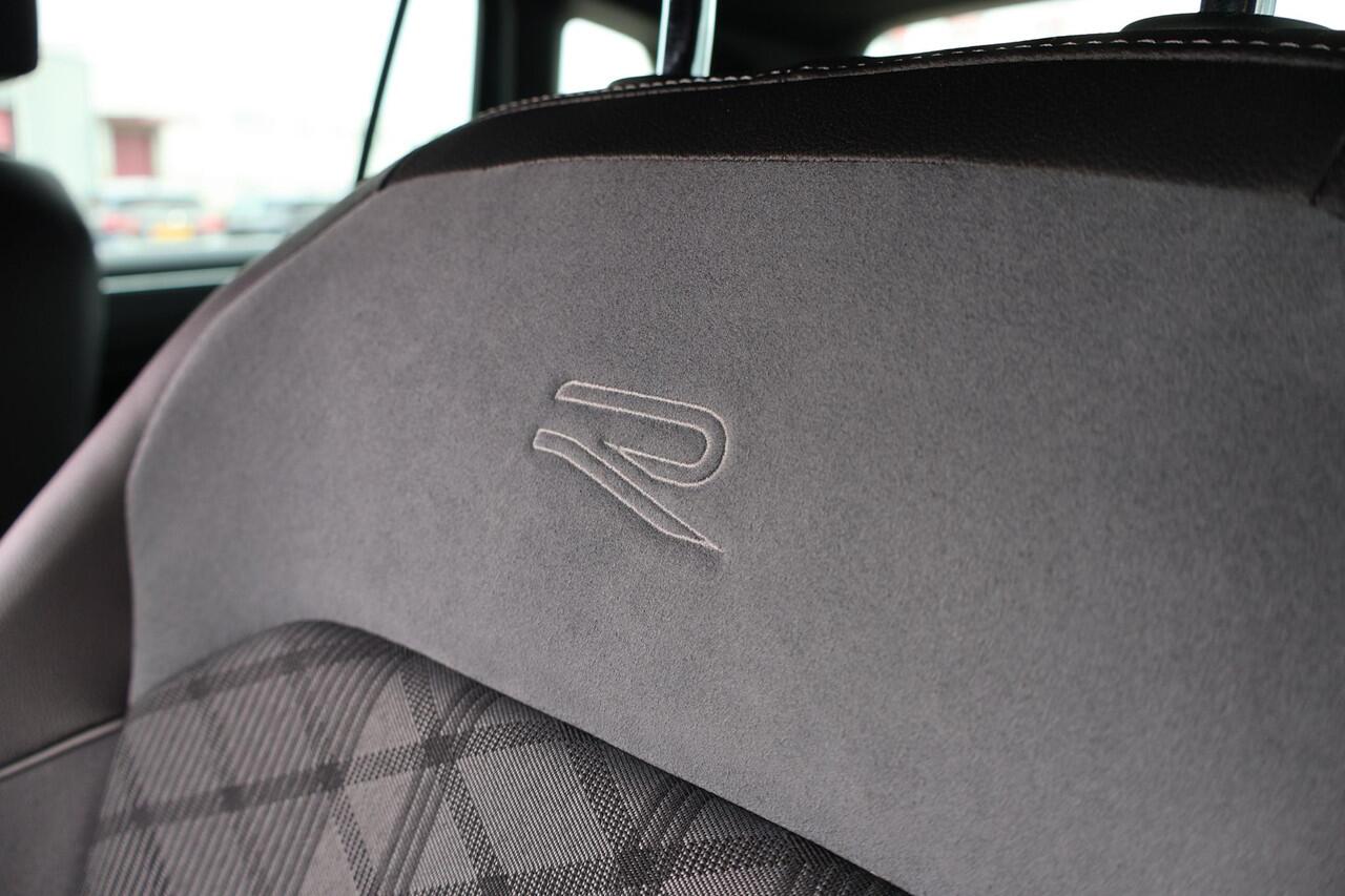 Volkswagen TIGUAN 1.5 R-Line Business+ 1e Eigenaar | Dealer Onderh | NL-Auto | BTW | Elek Trekhaak | IQ Light | Elek Klep | Camera | Matrix Led | Virtueel | Ad Cruise | Carplay | PDC