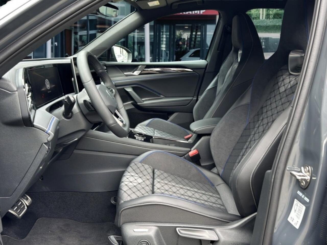 Volkswagen TIGUAN 1.5 TSI EHYBRID 272 PK R-LINE BLACK-OPTIK PANO-DAK/CAMERA/TREKHAAK/NAVI/CARPLAY