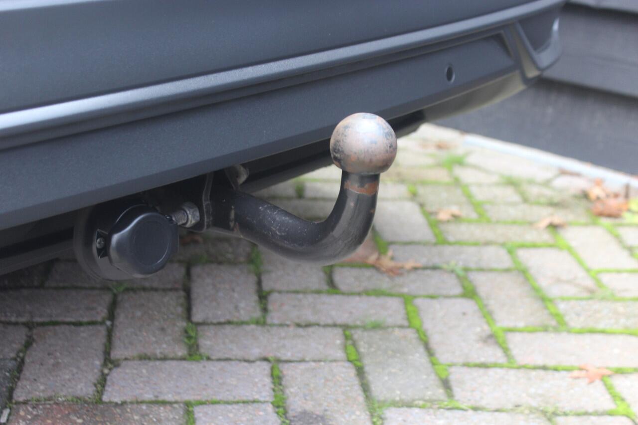 Volkswagen TIGUAN Allspace 1.5 TSI Life Business - 7 PERSOONS - PANODAK - TREKHAAK - VIRT. COCKPIT -