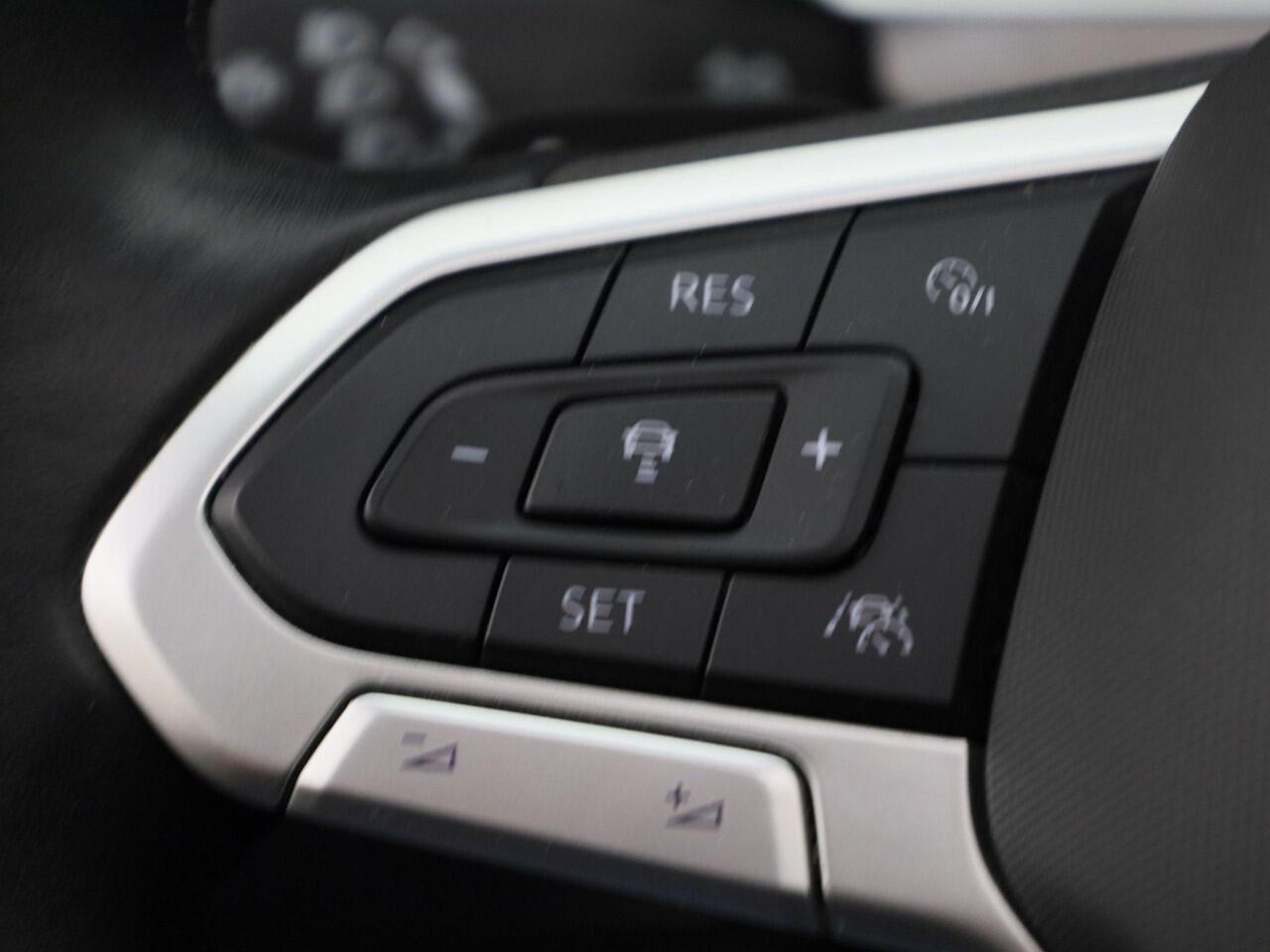 Volkswagen TIGUAN 1.4 TSIeHybrid 180kW/245PK Elegance DSG · Panoramadak · Apple/Android Car Play · Camera + Parkeersensoren · Navigatie