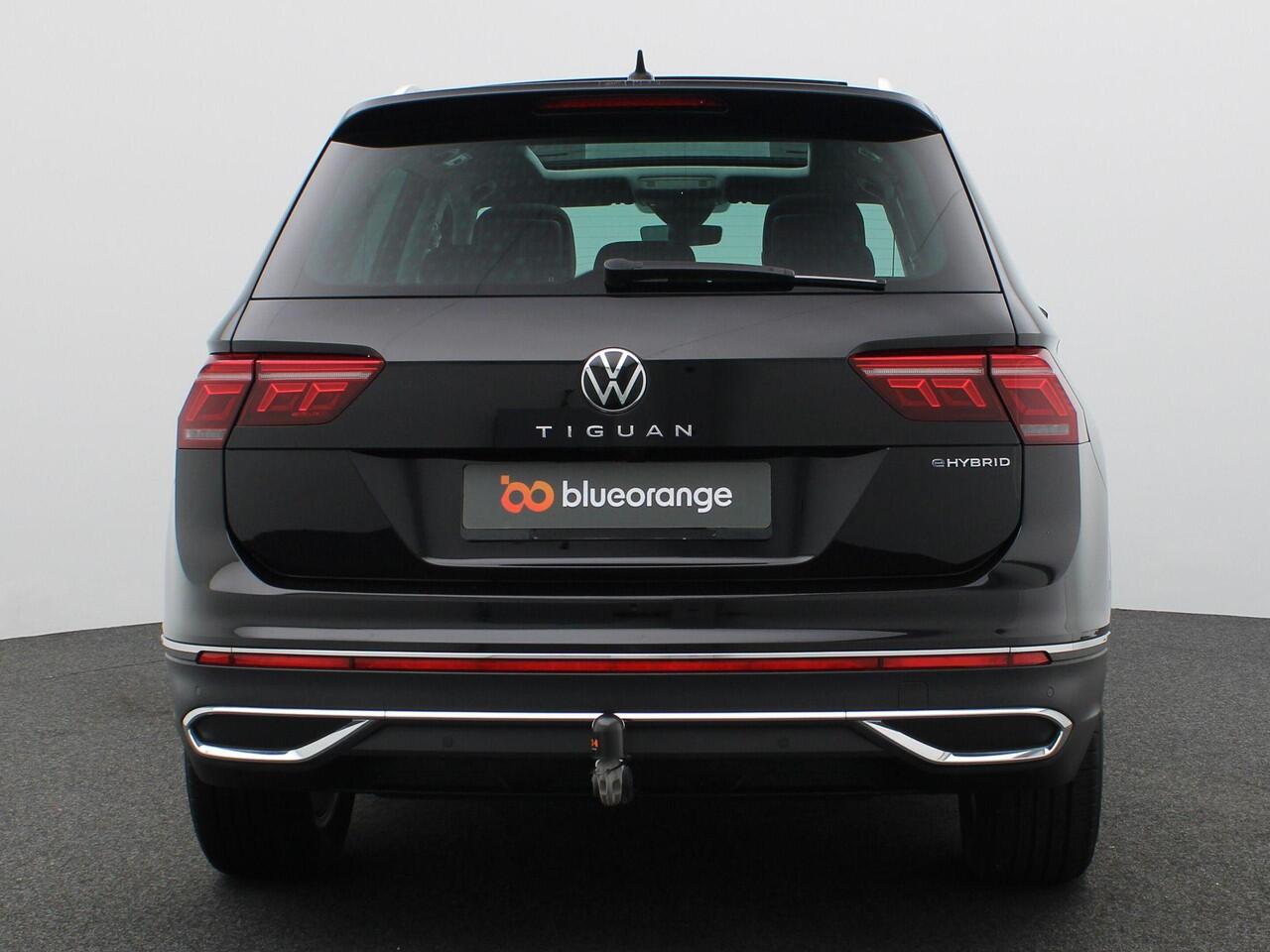 Volkswagen TIGUAN 1.4 TSI Elegance eHybrid 245PK DSG matrix led, massagestoel, trekhaak, achteruitrijcamera, elektrische achterklep, panoramadak, adaptive cruise, side assist, stuur-stoelverwarming, elektrische achterklep, keyless, 18" lichtmetaal