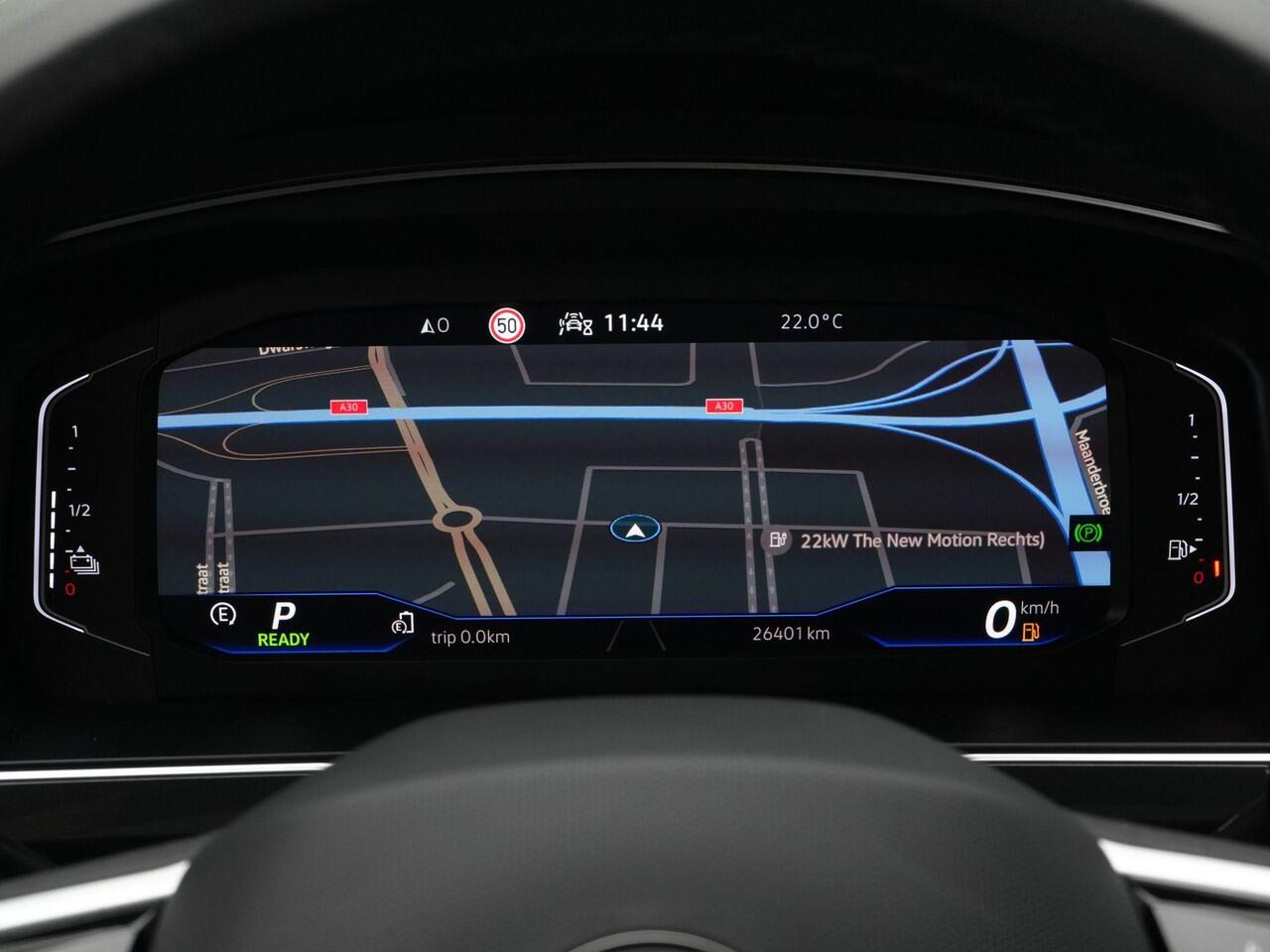 Volkswagen TIGUAN 1.4 TSI eHybrid 245 pk DSG R-Line Business | Panoramadak | IQ Light | Standkachel | Stoel-/stuurverwarming | Achteruitrijcamera | 19 inch