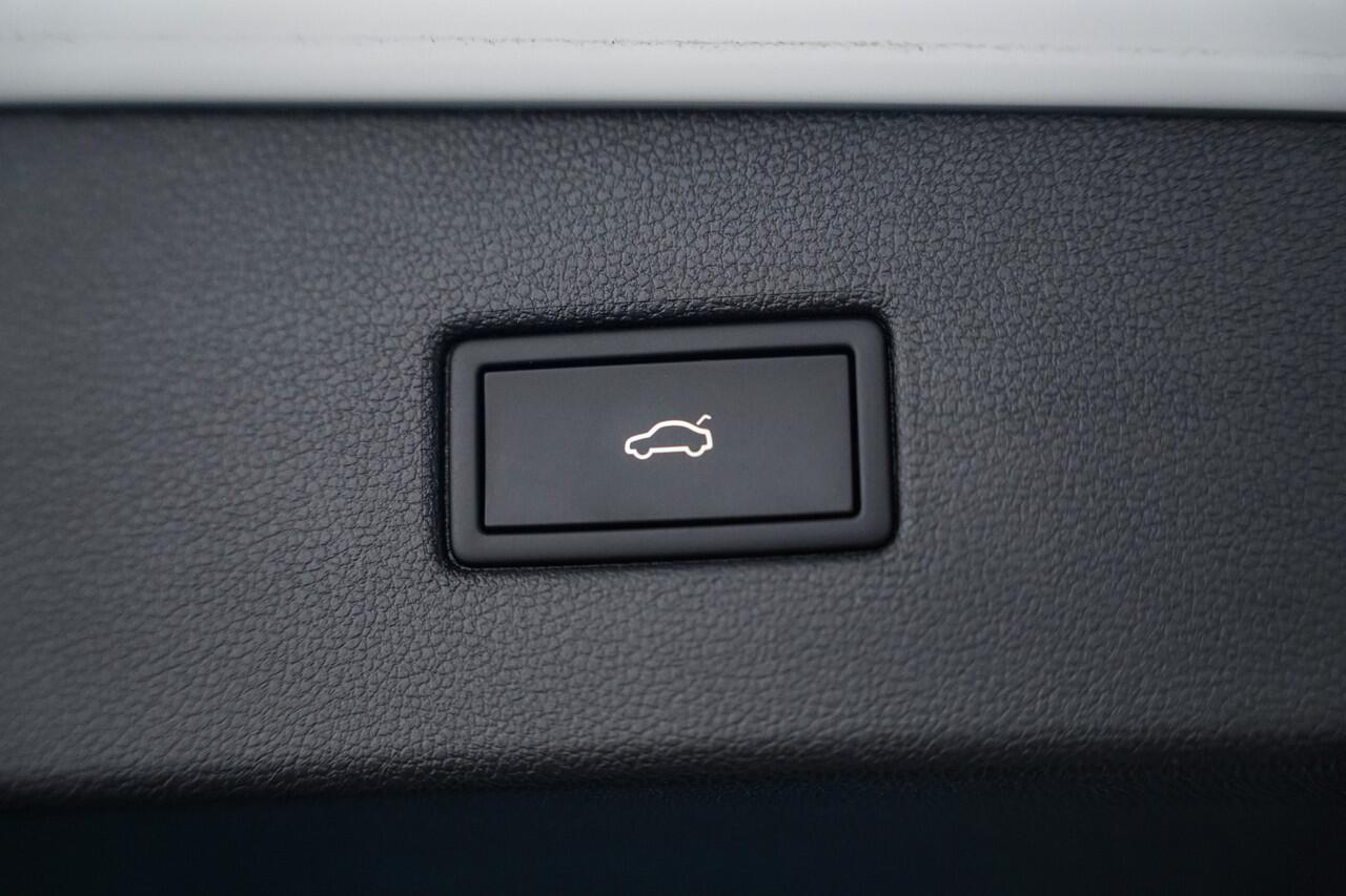 Volkswagen TIGUAN 1.4 TSI eHybrid R-Line Black style|Pano dak|Trekhaak|Acc