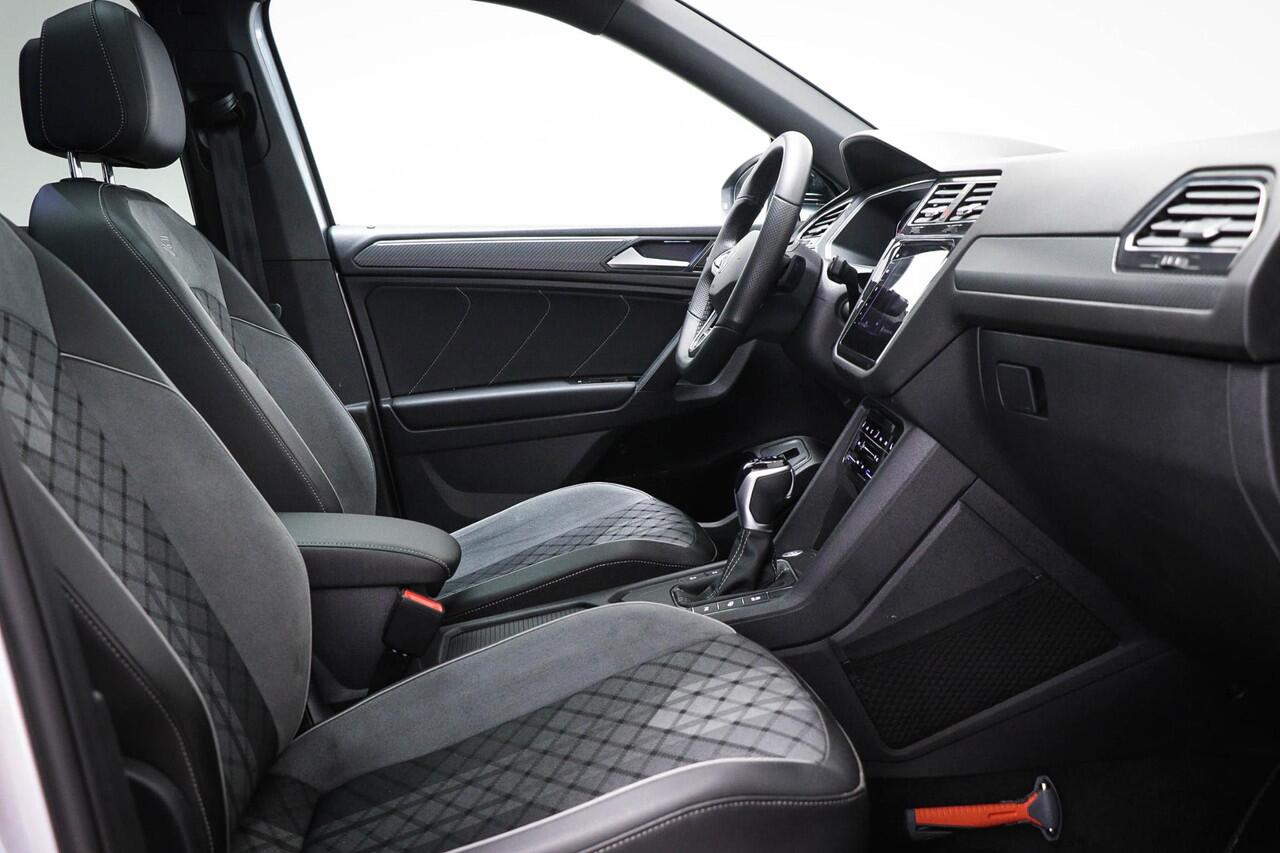 Volkswagen TIGUAN Allspace 1.5 TSI R-Line Business+ 7p. | PANORAMADAK | MATRIX LED | HEAD UP | STUURVERWARMING | CAMERA