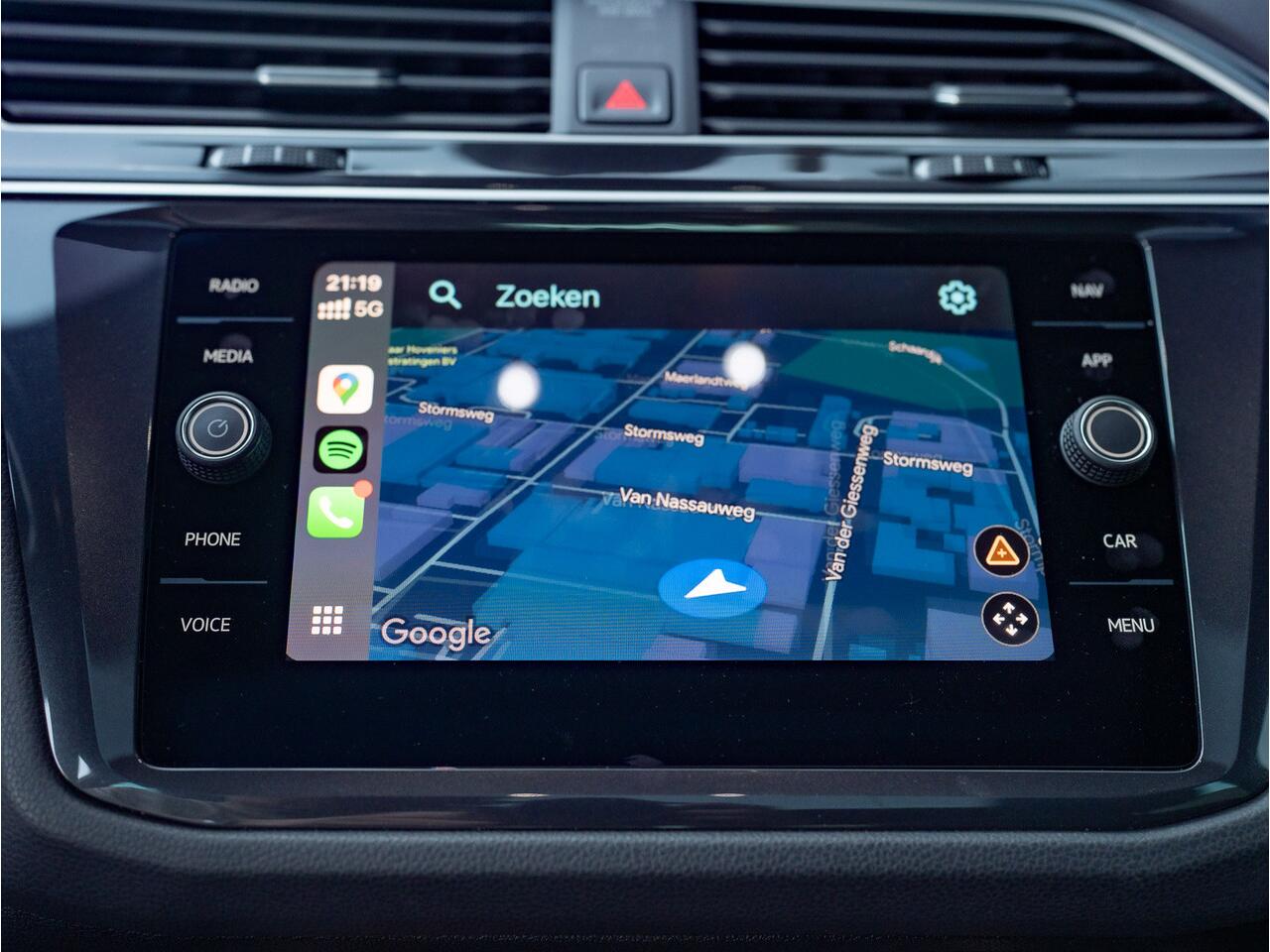 Volkswagen TIGUAN 2.0 TSI 4Motion Highline Business R-Line | 360 camera | Panodak | Trekhaak wegkl. | Prijs Rijklaar!!