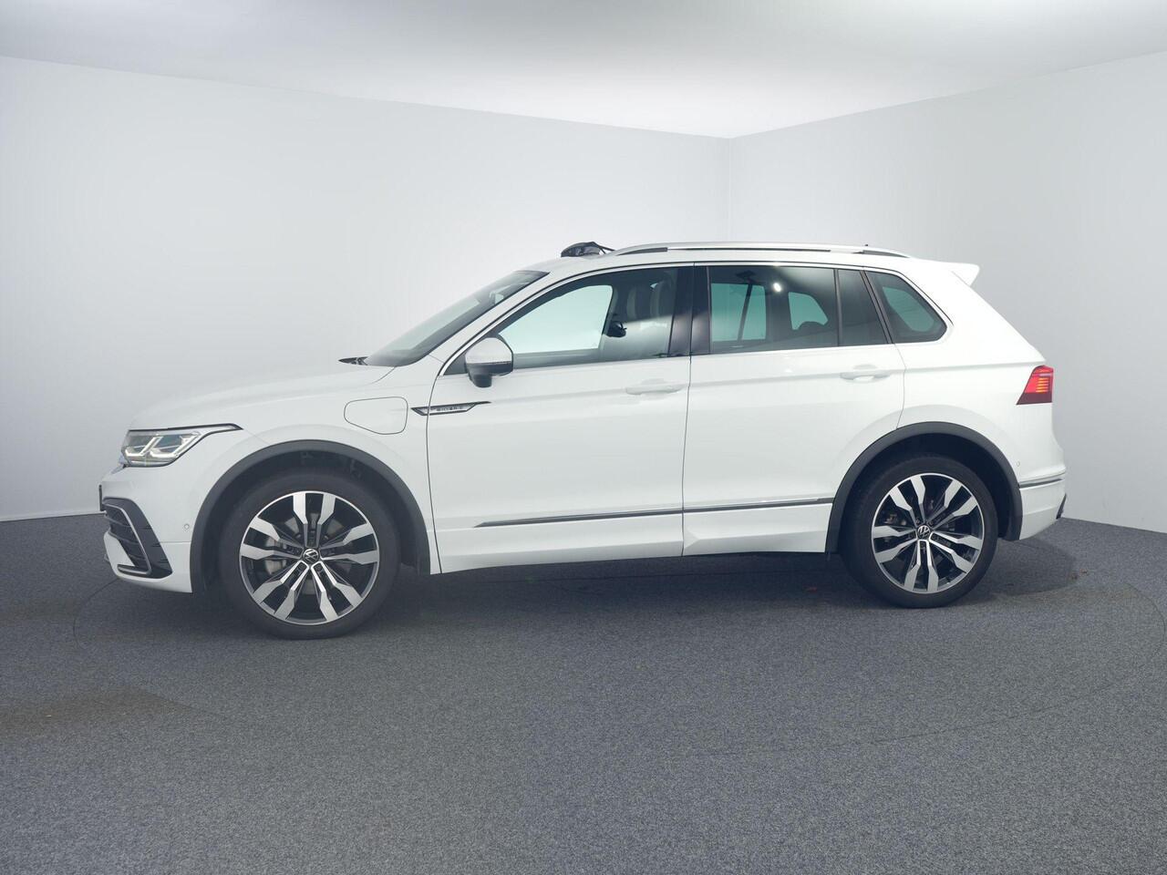 Volkswagen TIGUAN 1.4 TSI eHybrid R-Line Business+ | Leer | Pano | 360 Camera | 245PK |