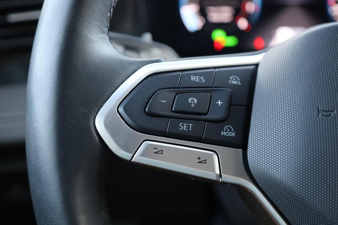 Volkswagen TIGUAN 1.5 eTSI Life Edition NL auto 1e eigenaar, 48 maanden garantie 100.000km , 18" 'Bologna' LMV, wegklapbare trekhaak, comfort pakket, dodehoekdetectie (side assist), elektrische achterklep, navigatie discover media