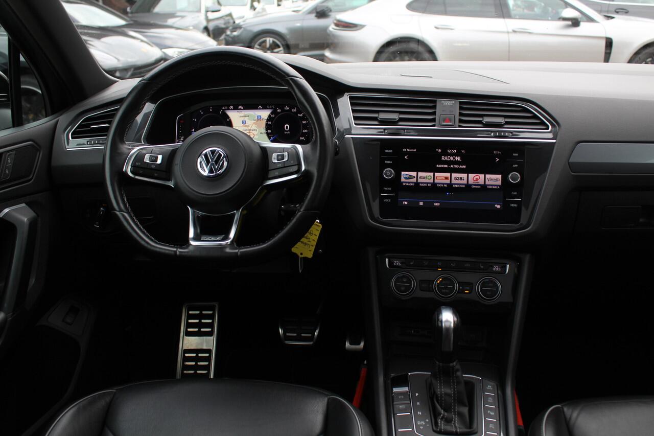 Volkswagen TIGUAN 1.5 TSI ACT Highline Business 3x R-Line / Panoramadak / Camera / Leder / 20'' / Blackpack / CarPlay / DAB / Stoelverwarming / Virtual Cockpit / ACC