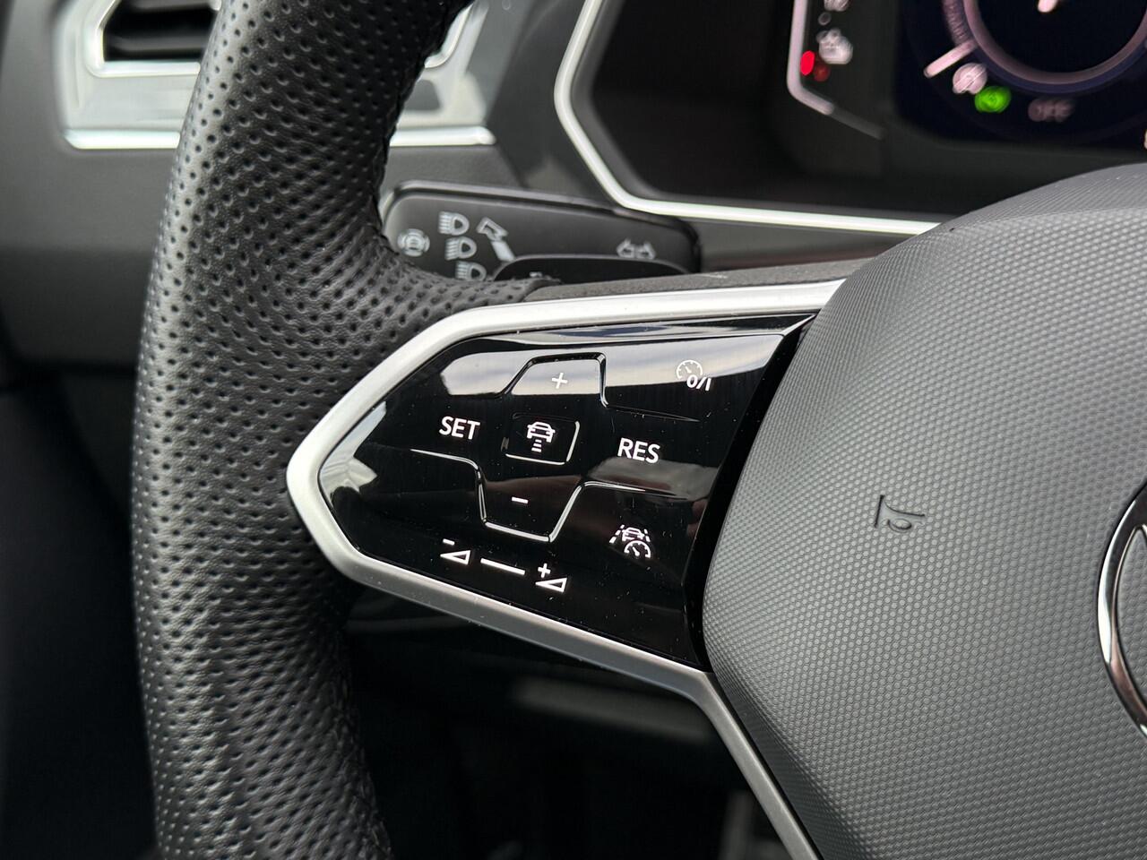 Volkswagen TIGUAN 1.4 TSI eHybrid R-Line Bns | Pano | ACC | Matrix LED | Winter Pack | Camera