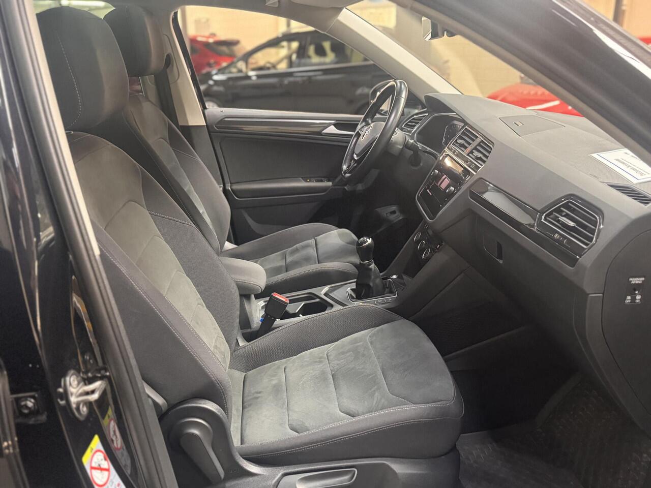 Volkswagen TIGUAN 1.5 TSI Panoramadak Trekhaak Advance Navi Adap. Cruise Winter pack El. Klep Dealeronderhouden