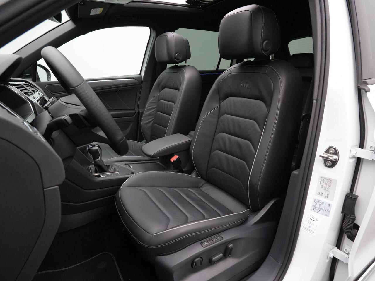 Volkswagen TIGUAN 1.4 TSI eHybrid 245 pk DSG R-Line Business+ | Panoramadak | Leder | Geheugenstoelen | Adaptief onderstel | Rondomzicht camera | IQ Light