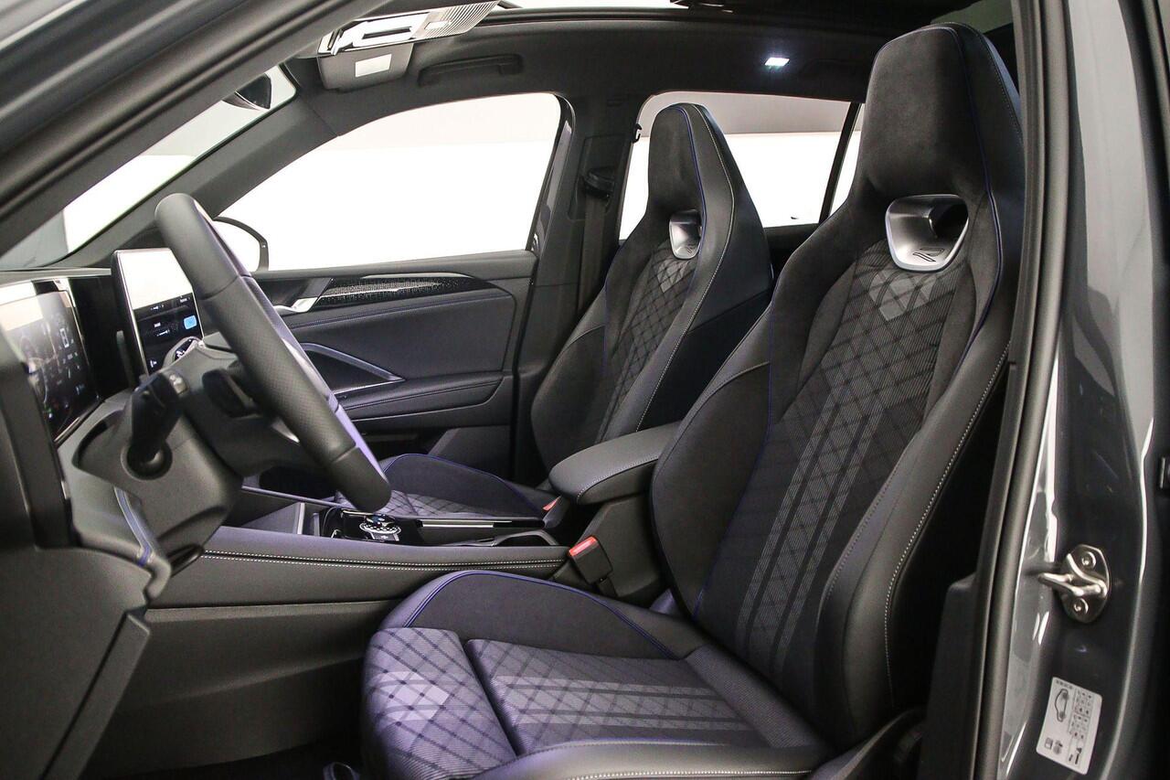 Volkswagen TIGUAN R-Line Edition 1.5 TSI eHybrid 272pk DSG Automaat Trekhaak, Panoramadak, Adaptive cruise control, Black Style, Navigatie, Elektrische achterklep