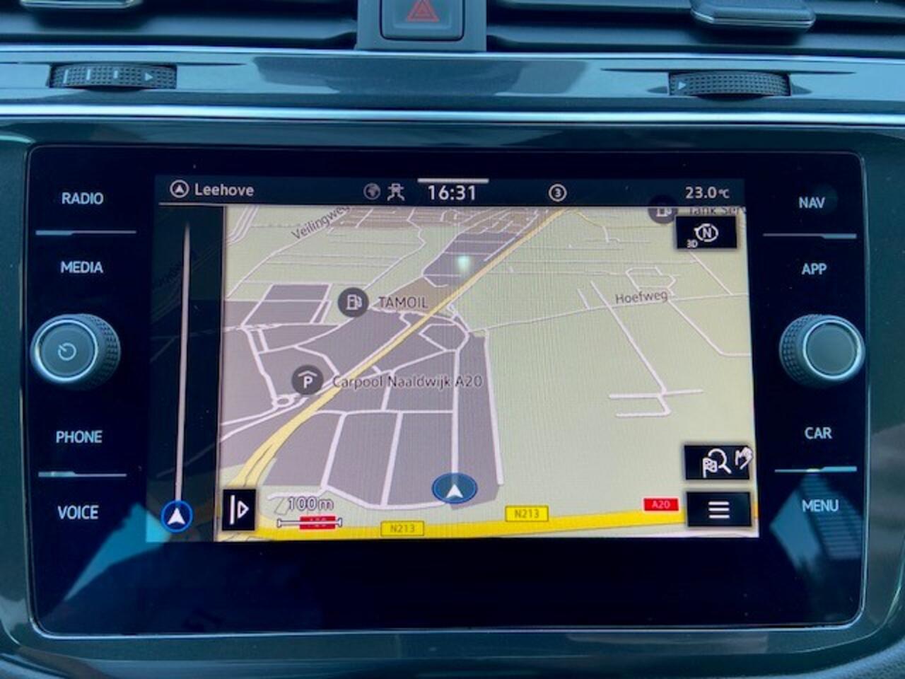 Volkswagen TIGUAN 1.4 TSI eHybrid R-Line Business+ / Panoramadak / 19" LMV / IQ LED Matrix / Navi / Camera / Keyless / APP.Connect / Stuur en Stoelverwarming / Dode Hoek