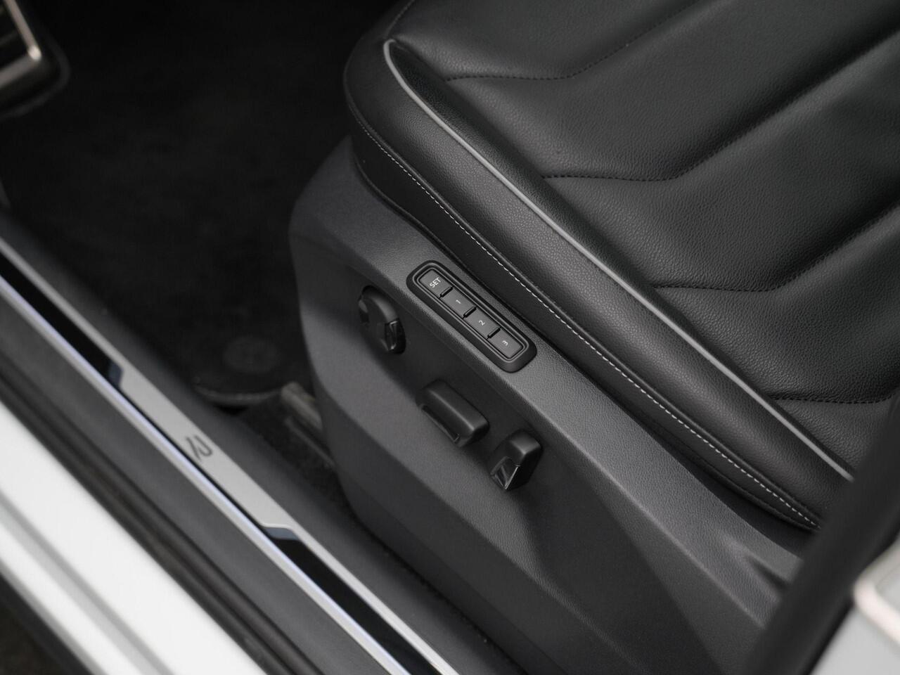 Volkswagen TIGUAN 1.4 TSI eHybrid 245 pk DSG R-Line | Trekhaak | Navigatie Discover Pro | Leder | Geheugenstoelen | 360 camera | IQ Light | Stuur-/stoelverwarming