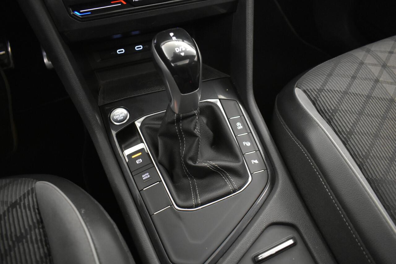 Volkswagen TIGUAN 1.5 TSI R-Line EL Trekh+aKlep Panodak Virtual Camera