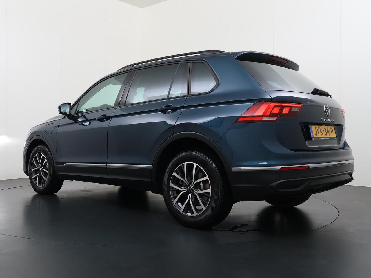 Volkswagen TIGUAN 1.4 TSI eHybrid R-Line Business+ 24.000KM!!| SUPER COMPLETE AUTO| DIG. DASH| STOEL + STUURVERWARMING| CARPLAY | NET ONDERHOUD GEHAD, RIJKLAAR INCL 12 MND. BOVAG GARANTIE|