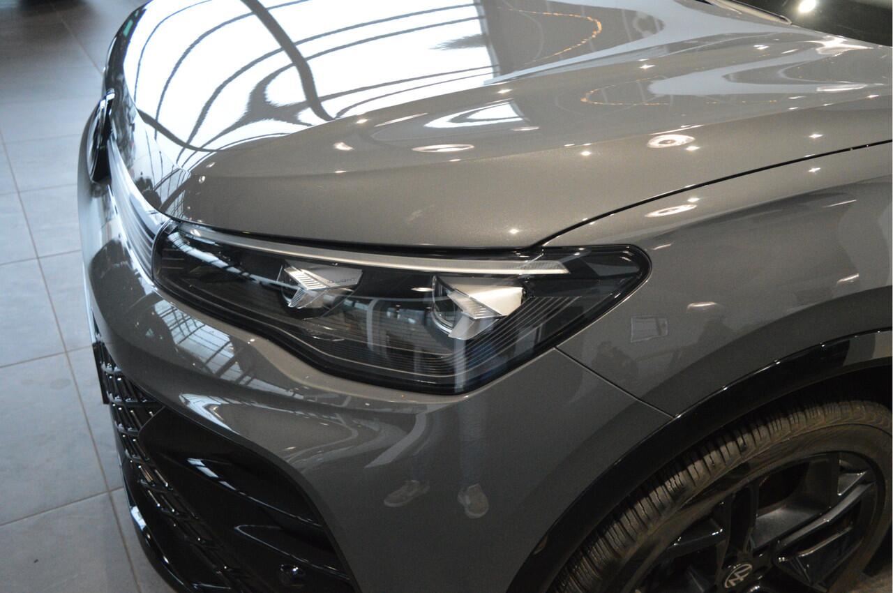 Volkswagen TIGUAN 1.5 eHybrid 3X R-Line Black Style pano head up 20 inch !!
