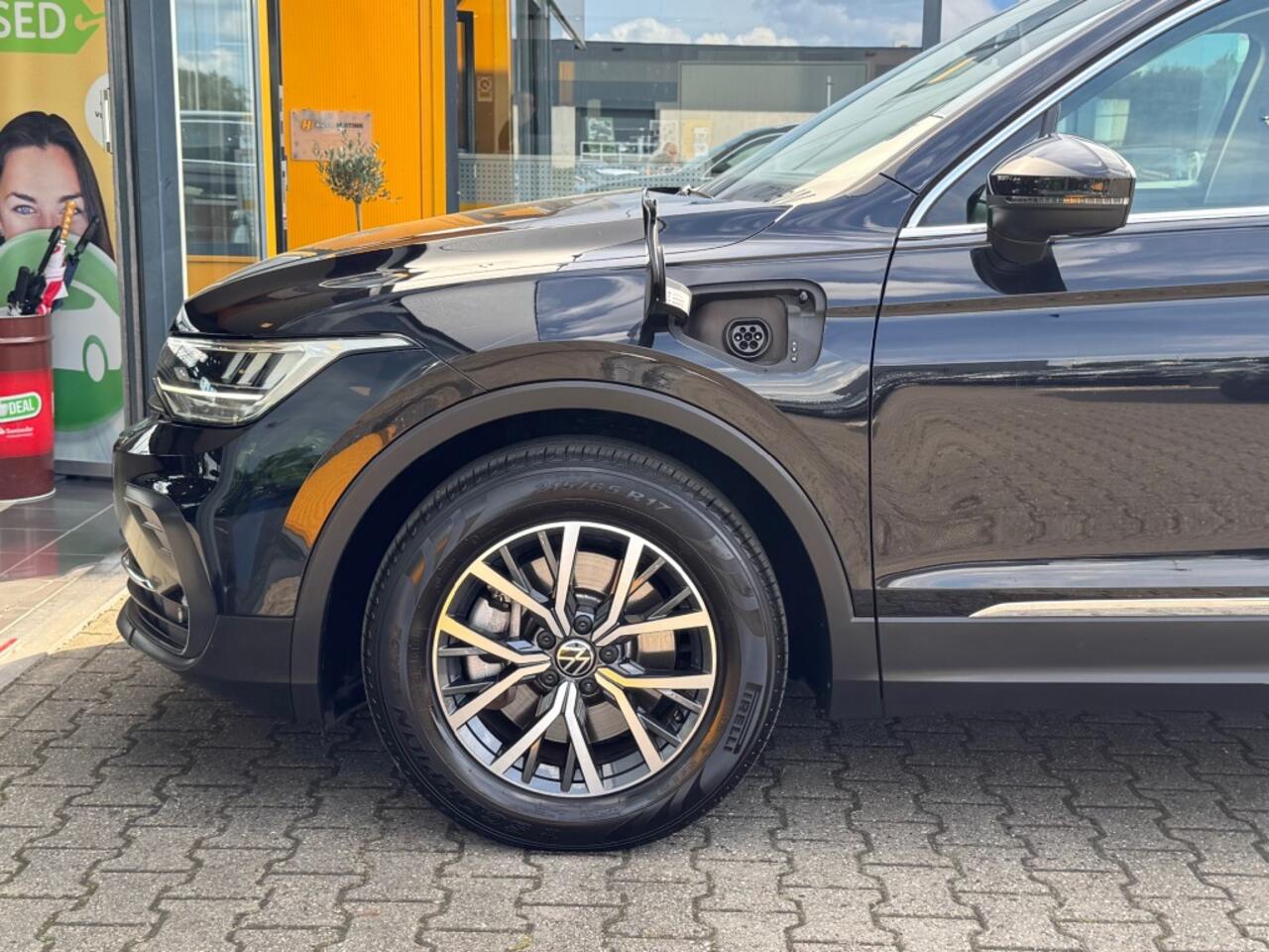 Volkswagen TIGUAN 1.4 TSI e-Hybrid Business - adaptive cruise - winterpack - camera