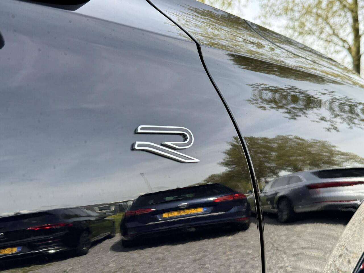 Volkswagen TIGUAN 1.5 eTSI 150pk DSG R-Line (Trekhaak,Camera,Keyless,Navi,IQ)