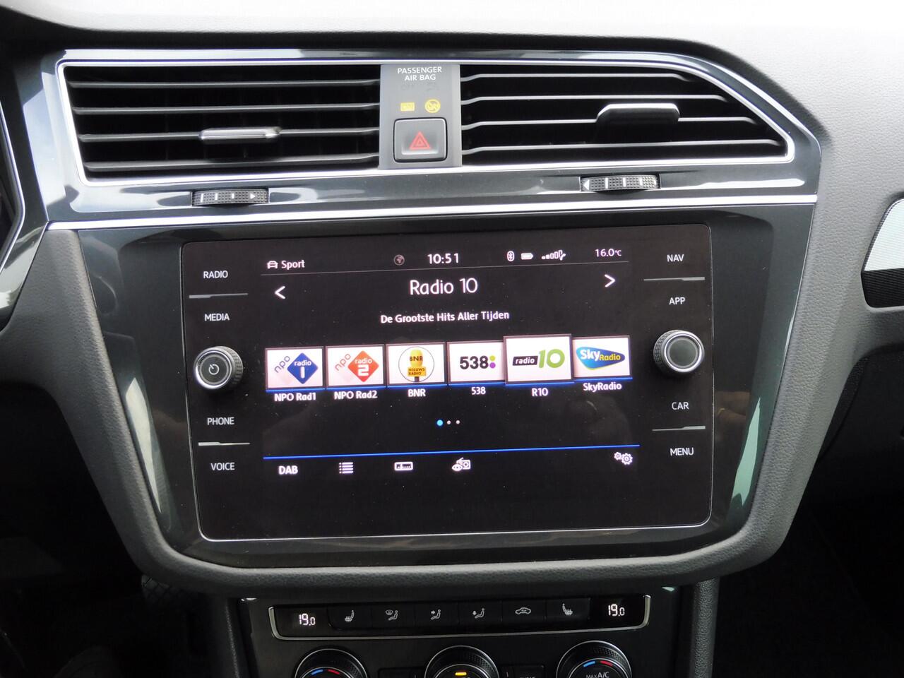 Volkswagen TIGUAN 1.5 TSI ACT Highline Business R Digidash | Pano | LED | LMV 19"| NL auto | 1e eig.