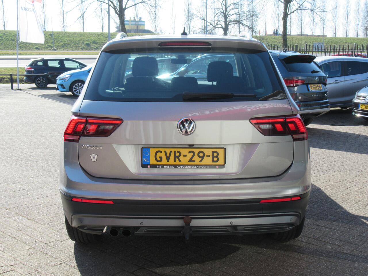 Volkswagen TIGUAN 1.5 TSI ACT 150-PK Automaat | Airco | Navi | Wegklapbare Trekhaak | Incl. BOVAG Garantie | Stoelverwarming | Metallic lak |