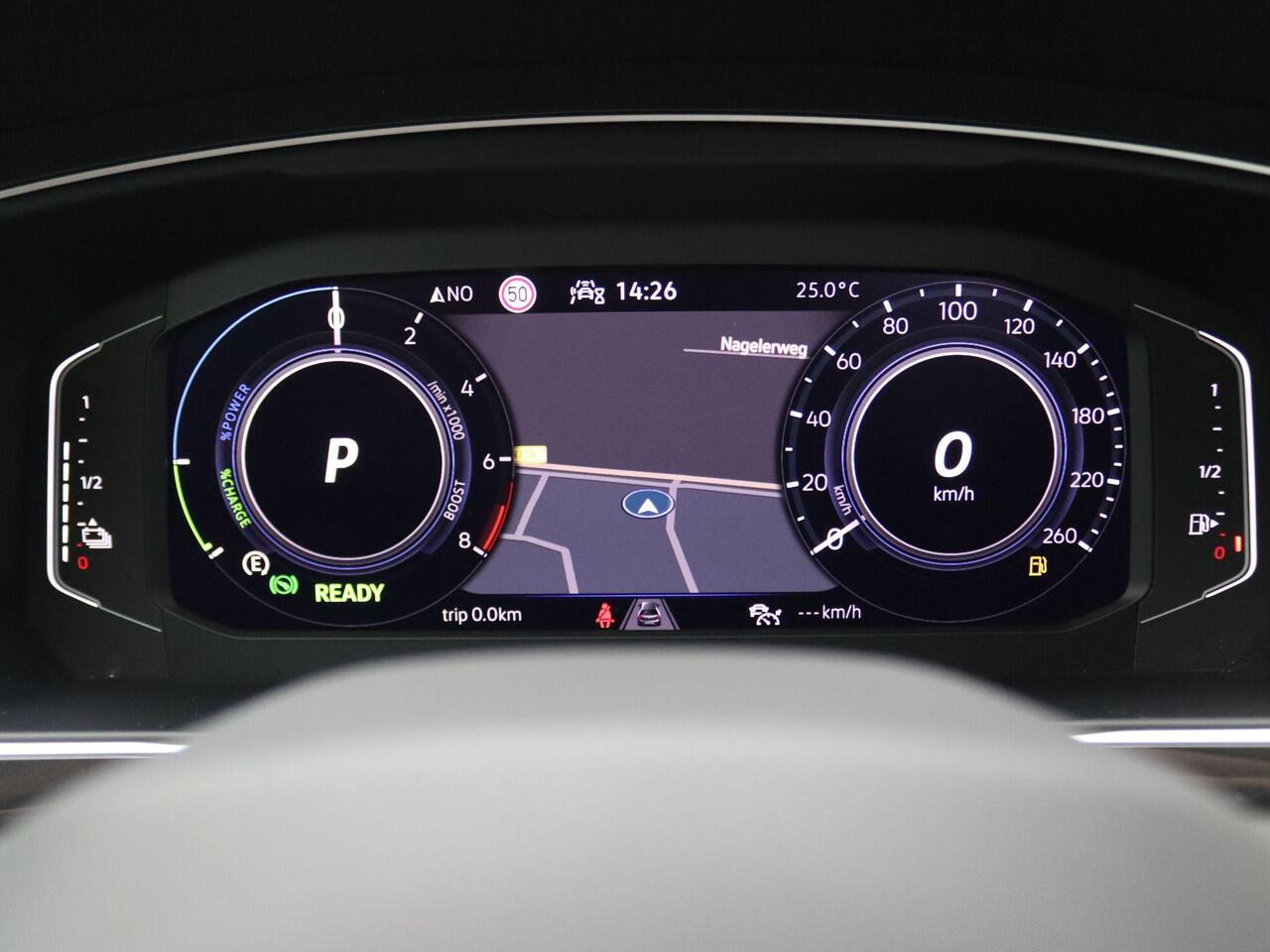 Volkswagen TIGUAN 1.4 TSI e-hybrid Life Business 245PK DSG Led koplampen, adaptive cruise met travel assist, side assist, stuur-stoelverwarming, navigatie, 18" lichtmetaal