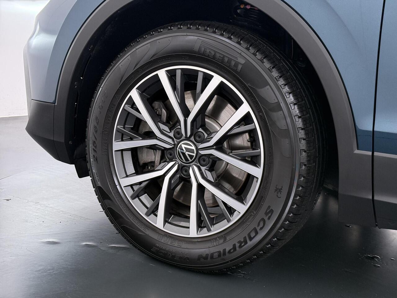 Volkswagen TIGUAN 1.4 TSI eHybrid R-Line Business+ 24.000KM!!| SUPER COMPLETE AUTO| DIG. DASH| STOEL + STUURVERWARMING| CARPLAY | NET ONDERHOUD GEHAD, RIJKLAAR INCL 12 MND. BOVAG GARANTIE|