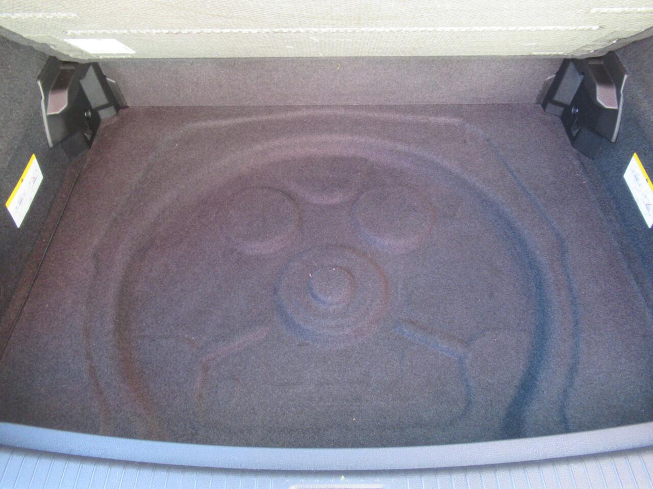 Volkswagen TIGUAN 1.5 TSI ACT 150-PK Automaat | Airco | Navi | Wegklapbare Trekhaak | Incl. BOVAG Garantie | Stoelverwarming | Metallic lak |