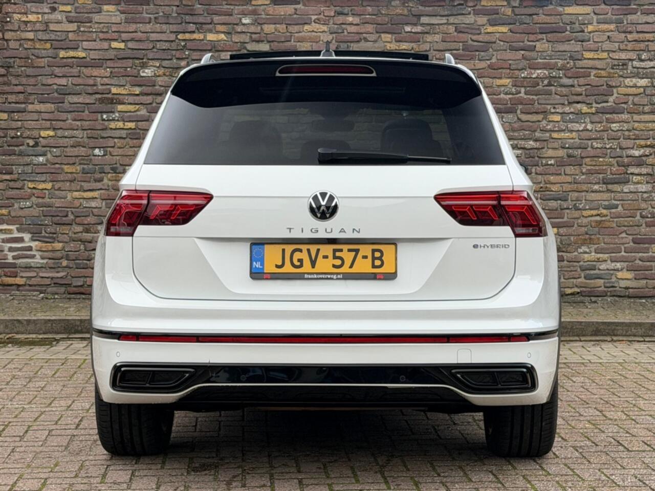 Volkswagen TIGUAN 1.4 TSI eHybrid R-LINE Black Style Panodak Trekhaak Leer