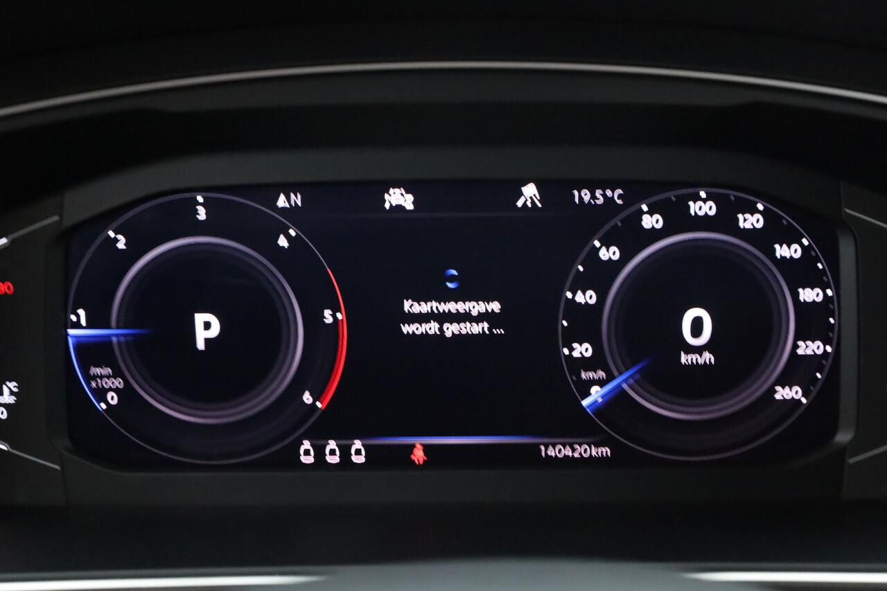 Volkswagen TIGUAN 2.0 TDI 4Motion R-Line DSG | Trekhaak | HUD | Adapt. Cruise | CarPlay | Navi | Stoelverw.