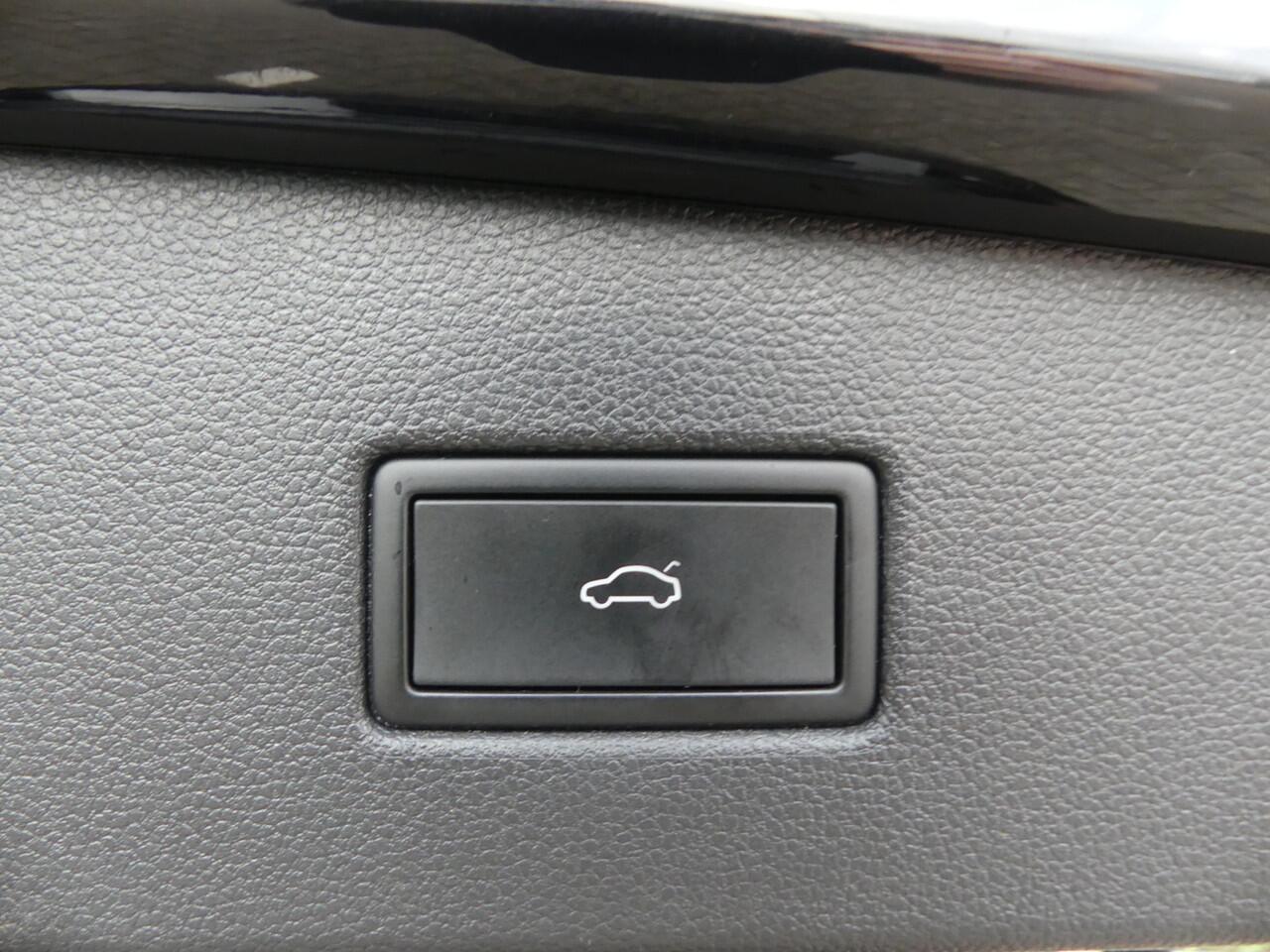 Volkswagen TIGUAN 2.0 TSI 4Motion R-Line Black Edition / Trekhaak