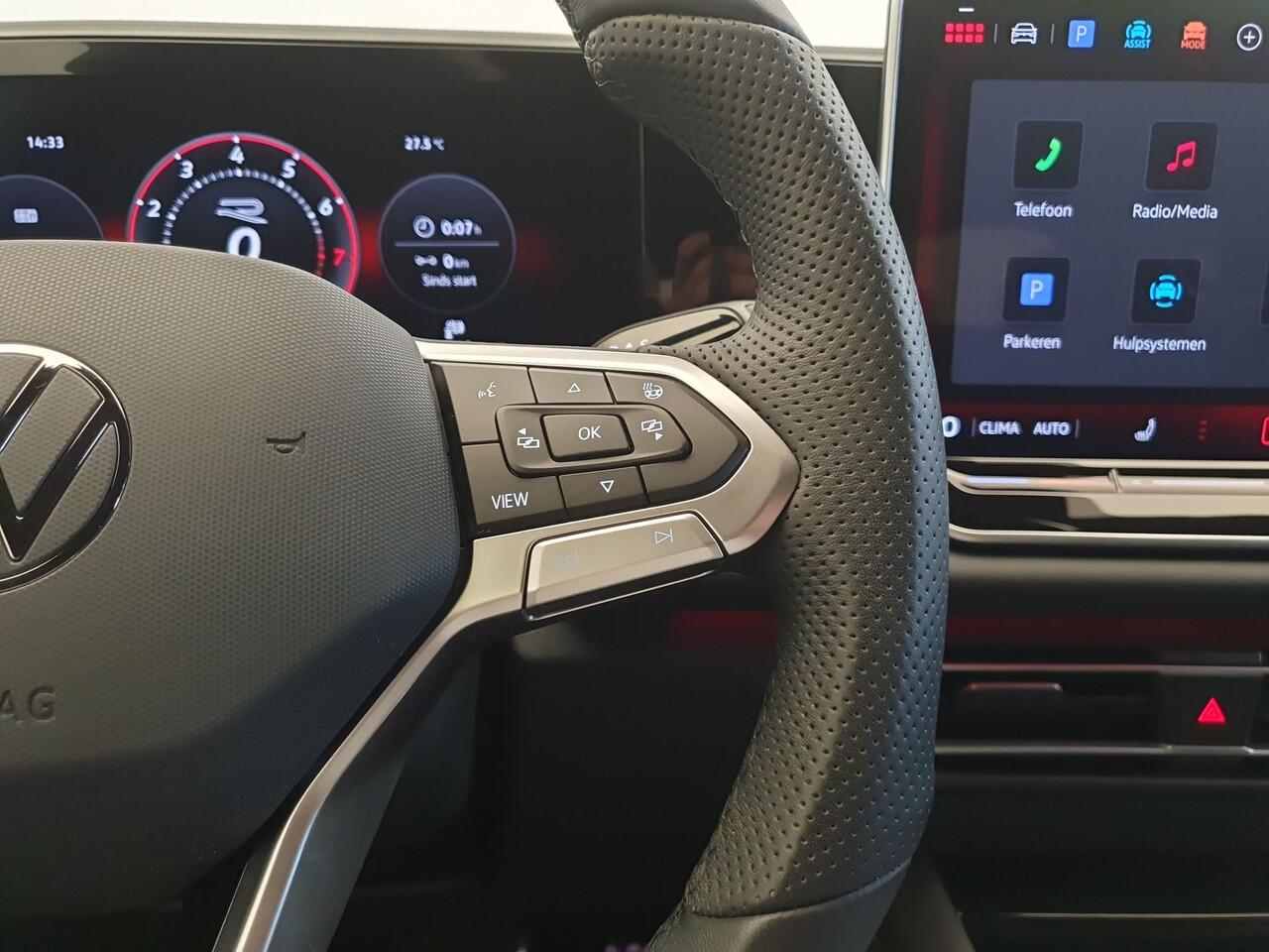 Volkswagen TIGUAN 1.5 eTSI 150pk DSG/AUT R-Line Leder, Wegklapbare trekhaak, Panoramadak, 360 camera