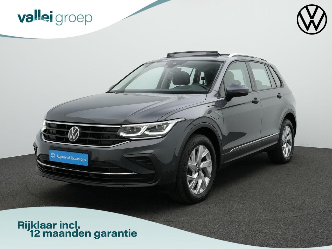 Volkswagen TIGUAN 1.4 TSI 245 pk DSG eHybrid Active | Panoramadak | Navigatie Discover Pro | Adaptief onderstel | IQ Light | Rondomzicht camera | Head-up display | Stuur-/stoelverwarming