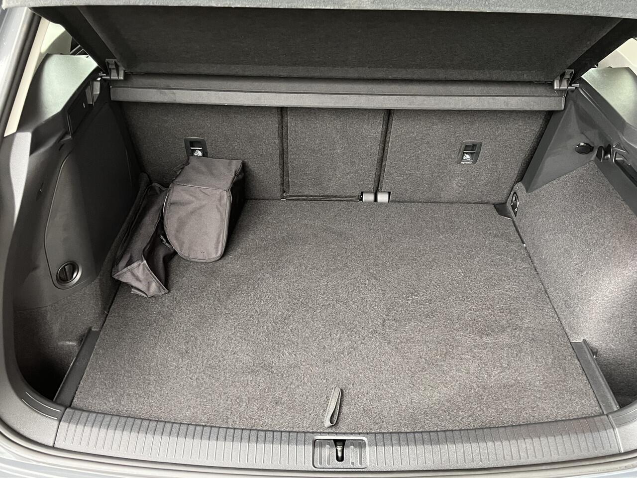 Volkswagen TIGUAN 1.4 TSI eHybrid Elegance / Trekhaak / Panorama dak / 360 Camera / Suéde bekleding / IQ Led / Head up display